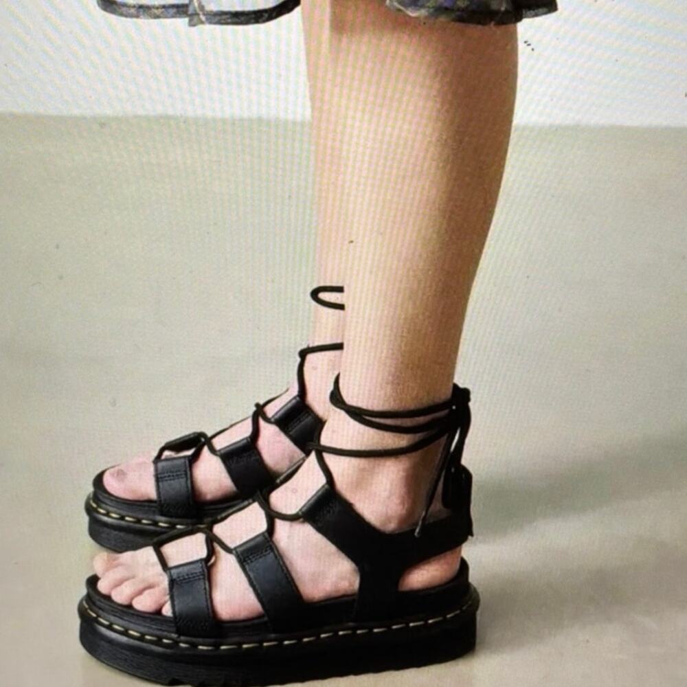 Women's Size 6 DR. MARTENS Nartilla Black Leather Gladiator Sandals Gently Worn